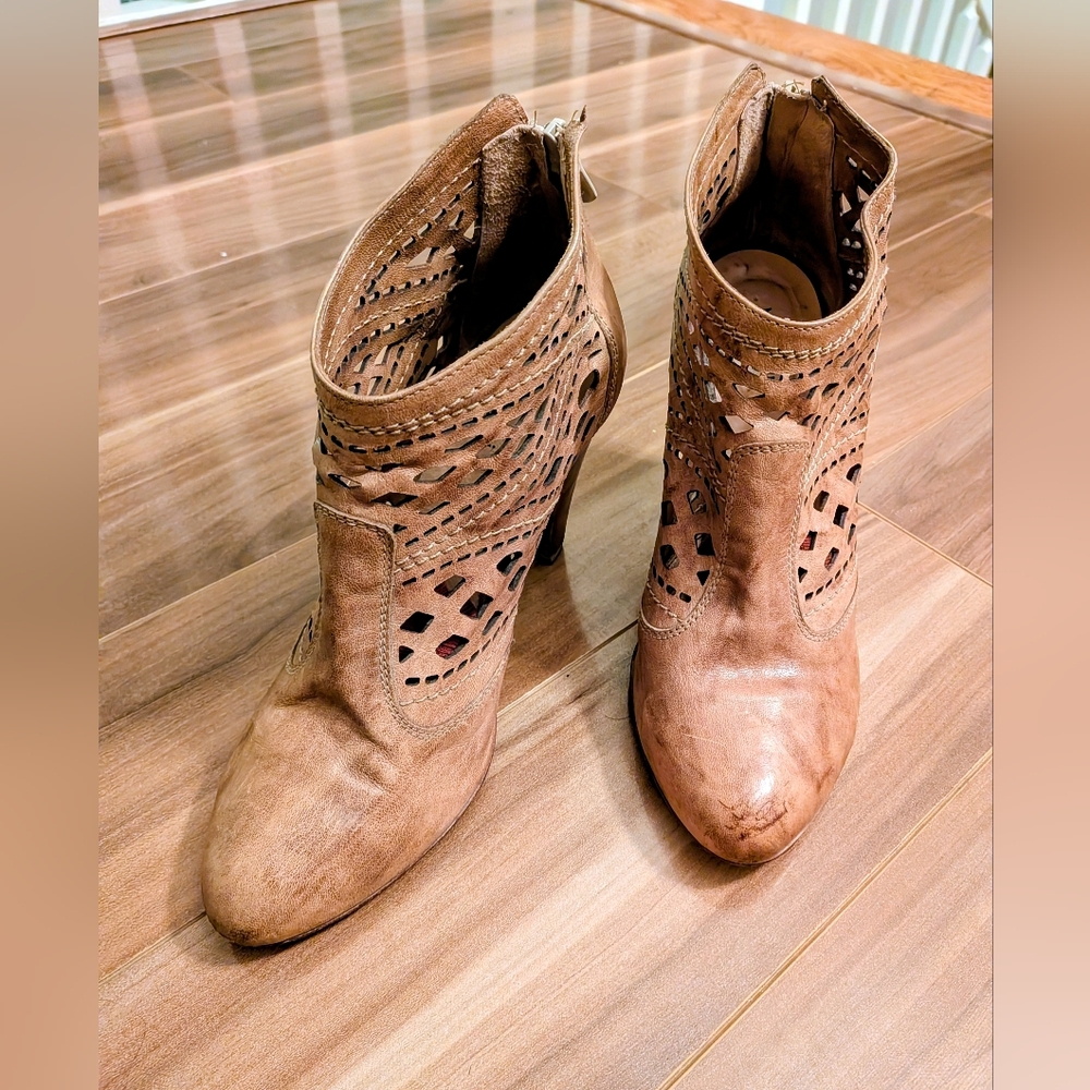 Nero Giardini Brown Heeled Boots